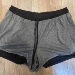 Champion Shorts Size L